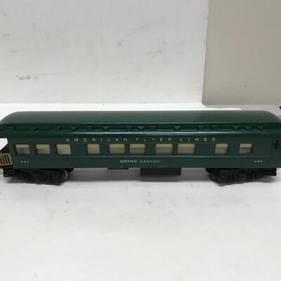 S Gauge American Flyer set of 2 coaches