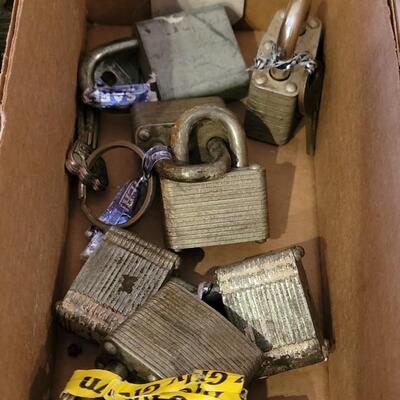 Lot 52: Lock with Keys Lot