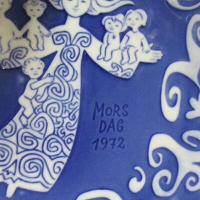 Royal Copenhagen (Mors Dag) Mothers Day Plate 1972