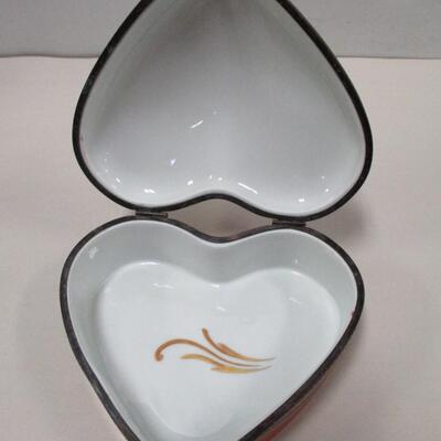 Large Chamart Limoges Heart Shaped Trinket Box