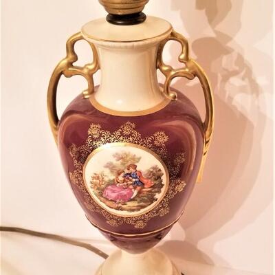 Lot #300  Vintage Table Lamp - working condition