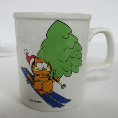 Vintage 1978 Garfield Christmas Mugs