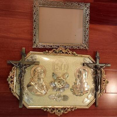 Lot 322: Vintage Religious Items