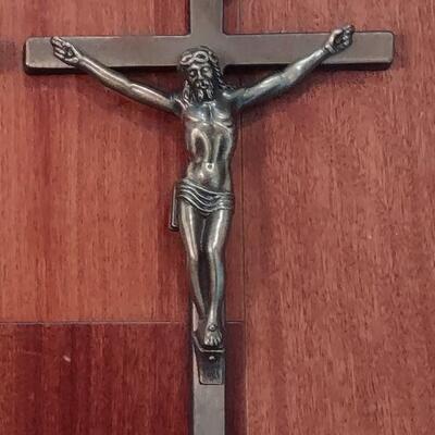 Lot 322: Vintage Religious Items