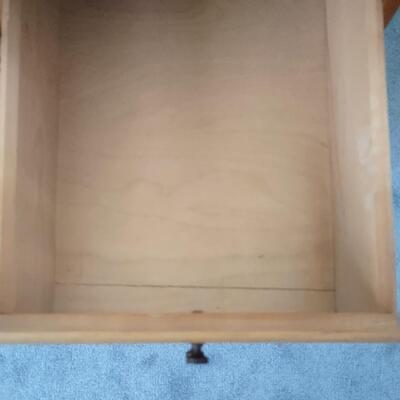 Lot 324: 6 Drawer Wooden Dresser
