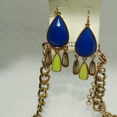 NWT Fashion Necklace & Dangle Earring Set