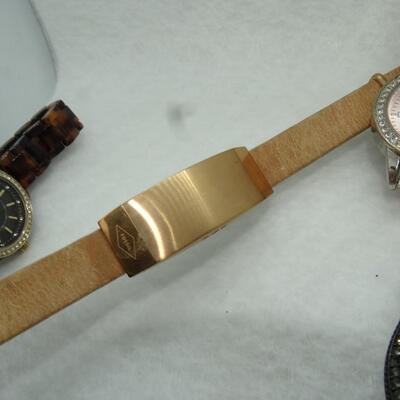 Watch Lot, Fossil & No Name - not working m needs batteries