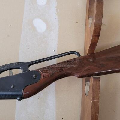 Lot 63: Vintage Model #80 DAISY BB Gun Long Rifle