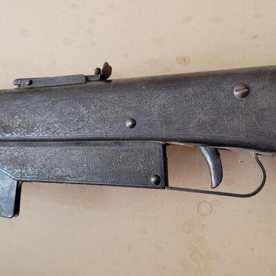 Lot 64: Vintage Model #25 Engraved DAISY BB Gun
