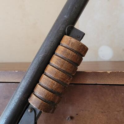Lot 64: Vintage Model #25 Engraved DAISY BB Gun