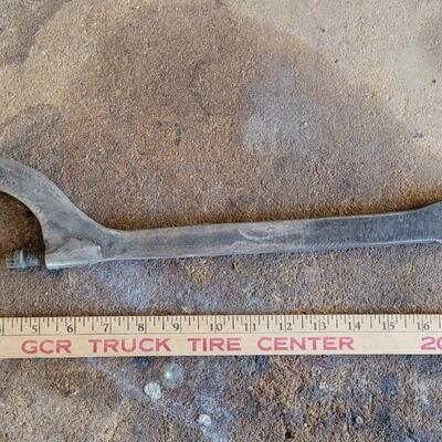 Lot 65: Antique and Vintage Tool Bundle