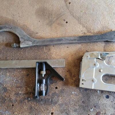 Lot 65: Antique and Vintage Tool Bundle