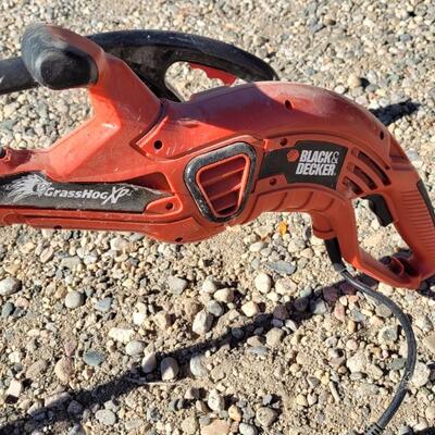 Lot 67: (2) Corded Weedeaters BLACK AND DECKER + TORO