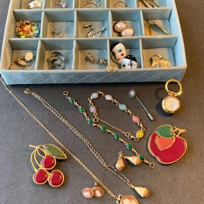 Lot  436: Vintage & New Jewerly