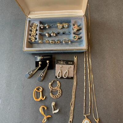Lot 433: New & Vintage Jewerly