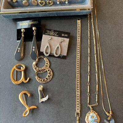 Lot 433: New & Vintage Jewerly