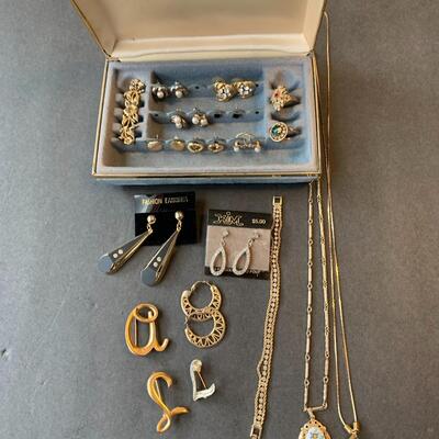 Lot 433: New & Vintage Jewerly