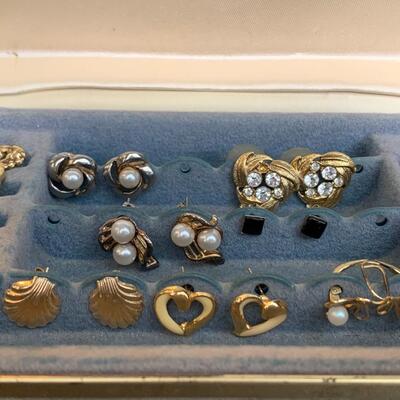 Lot 433: New & Vintage Jewerly