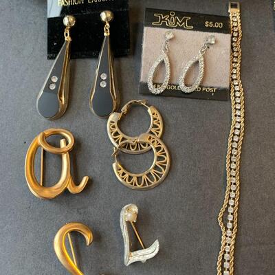 Lot 433: New & Vintage Jewerly