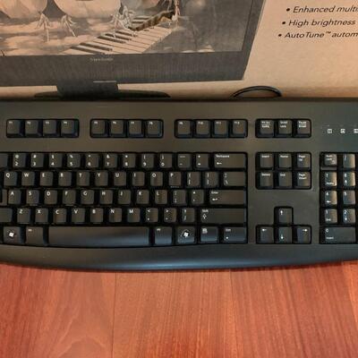 Lot 404: View Sonic Monitor & Logitech Keyboard