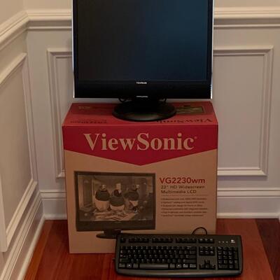 Lot 404: View Sonic Monitor & Logitech Keyboard