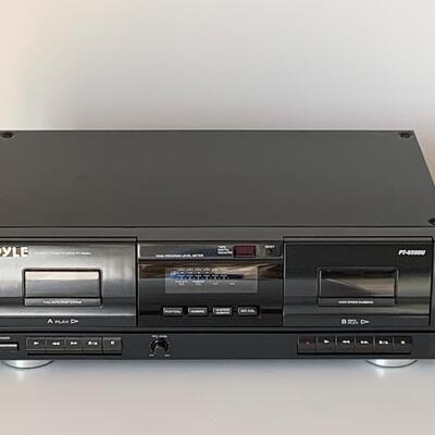 Lot 398: Pyle Double Cassette Deck