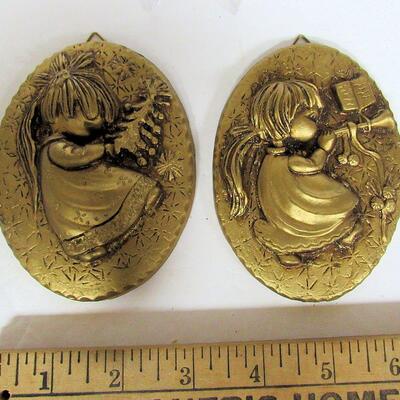 Pair of Older Italy Little Girl Christmas Wall Plaques, Italy, 4