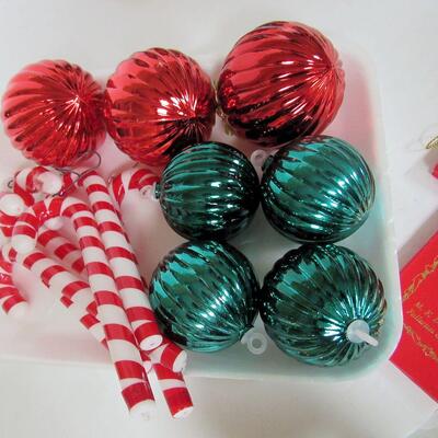 Misc Lot of Christmas Ornaments