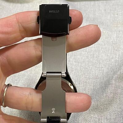 GUESS Black Wristwatch Rhinestones Date Feature #G13553L