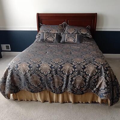Lot 358: Queen Size Bed Frame W/ Headboard & Comforter Set