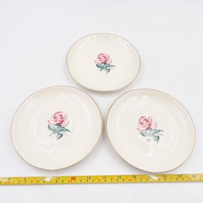 TAYLOR SMITH TAYLOR VERSATILE CHINA PINK ROSE TEACUPS (2) & SAUCERS (3)