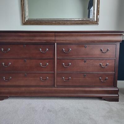 Lot 359: Broyhill Dresser