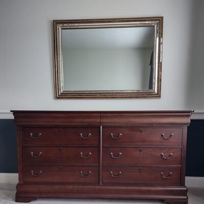 Lot 359: Broyhill Dresser