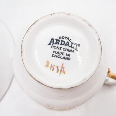 VINTAGE ROYAL ARDALT BONE CHINA FLORAL TEACUP & SAUCER