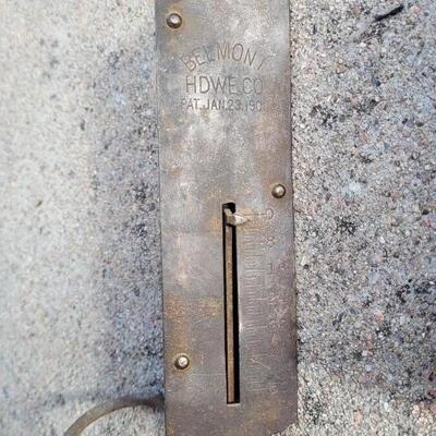 Lot 102: (2) Antique Hand Weight Scales