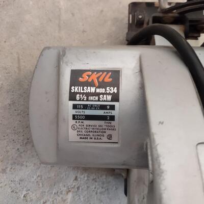 Lot 379: Sterling Mini Drill With Accessories, Skilsaw Power Saw