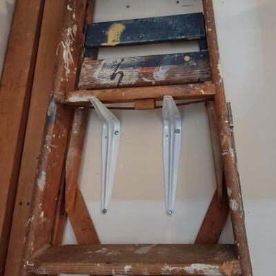 Lot 386: 2 Wooden Step Ladders