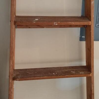 Lot 386: 2 Wooden Step Ladders