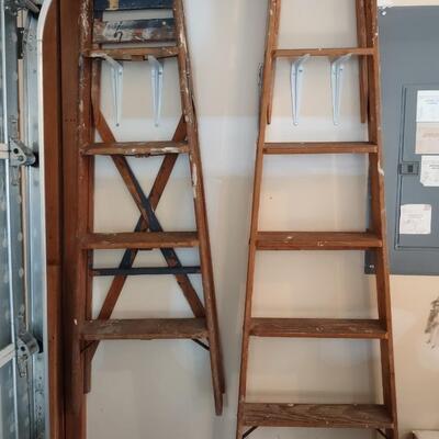 Lot 386: 2 Wooden Step Ladders