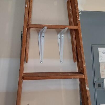 Lot 386: 2 Wooden Step Ladders