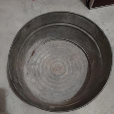Lot 392: Wheeling Galvanized Wash Tub & More