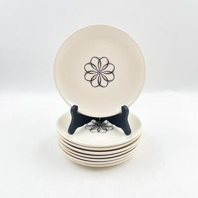 TAYLOR SMITH TAYLOR VERSATILE CHINA BLACK FLOWER 6â€ DESSERT PLATES (8)
