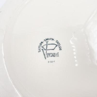 TAYLOR SMITH TAYLOR VERSATILE CHINA BLACK FLOWER 10â€ DINNER PLATES (2)
