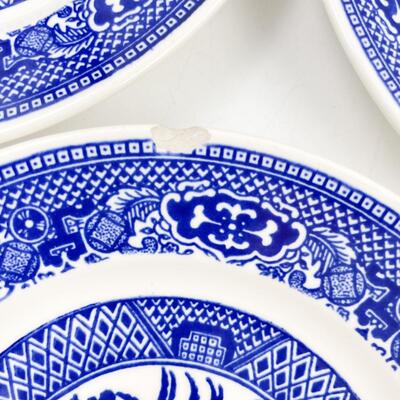 ROYAL CHINA BLUE WILLOW WARE 6.5â€ PLATES (8)
