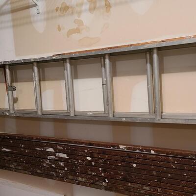Lot 389: Aluminum Extension Ladder and Wood Scaffolding