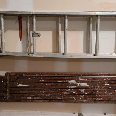 Lot 389: Aluminum Extension Ladder and Wood Scaffolding