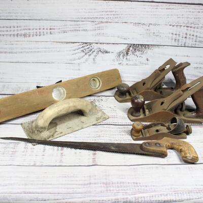 Lot of Carpentry Tools, Saws, Level, & More