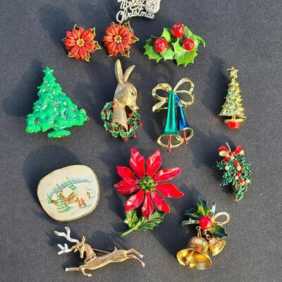 Lot 501: Vintage Holiday Brooches: Rudolph, Santa, Poinsettia and More