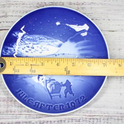 Vintage Bing & Grondahl Christmas in Greenland Collector Plate