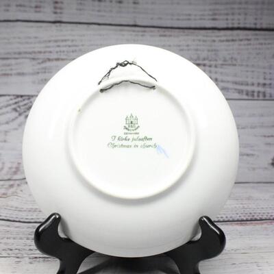 Vintage Bing & Grondahl Christmas in Church Collector Plate